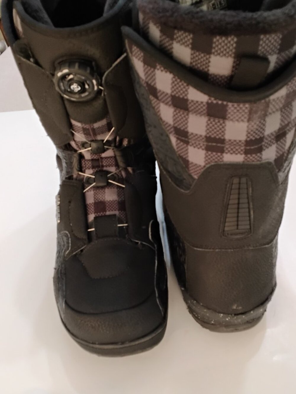 Salomon Savage BOA Snowboard Boots is a Men's USA 11 - 11.5